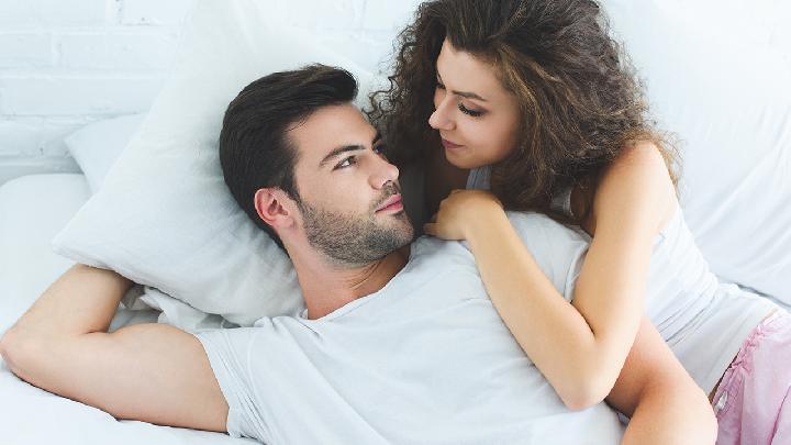 男性阴茎弯曲应该怎么解决？阴茎弯曲的原因是什么？